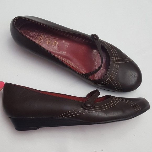 Life Stride Flats - Picture 3 of 6